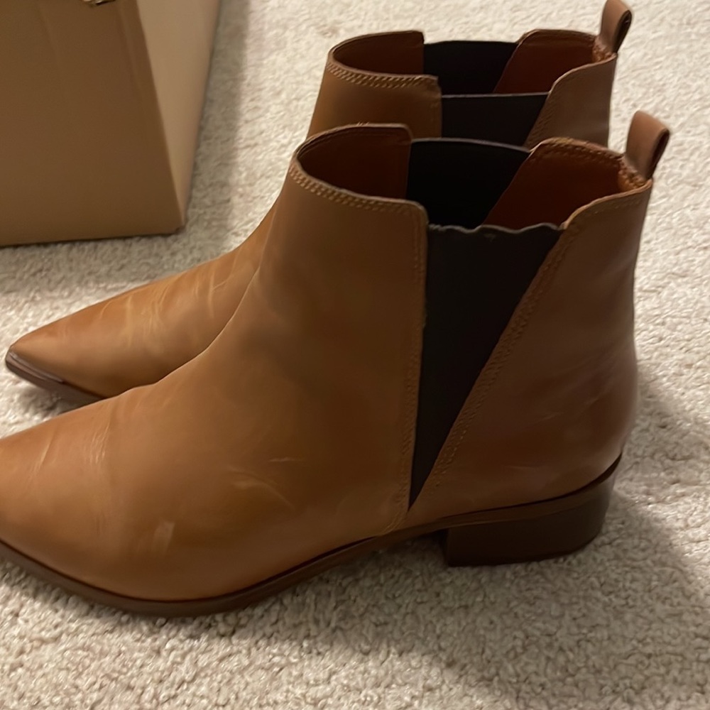 Marc fisher  size 9.5 like new